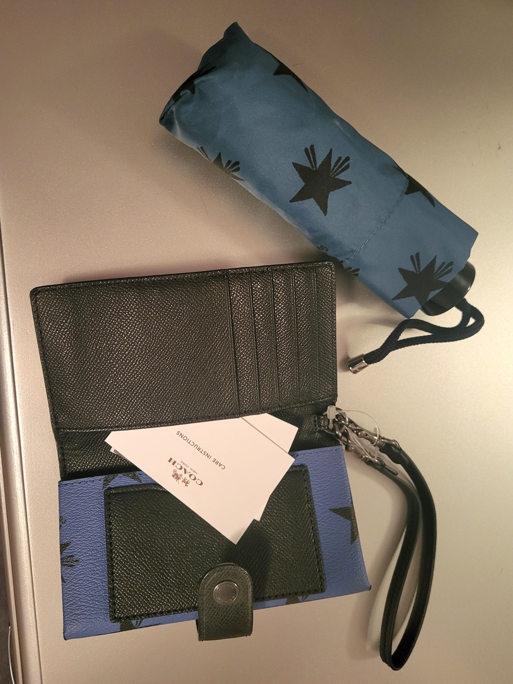 Coach Blue Stars Print Card Holder/Wallet Wristlet Matching Umbrella Set - Picture 2 of 3